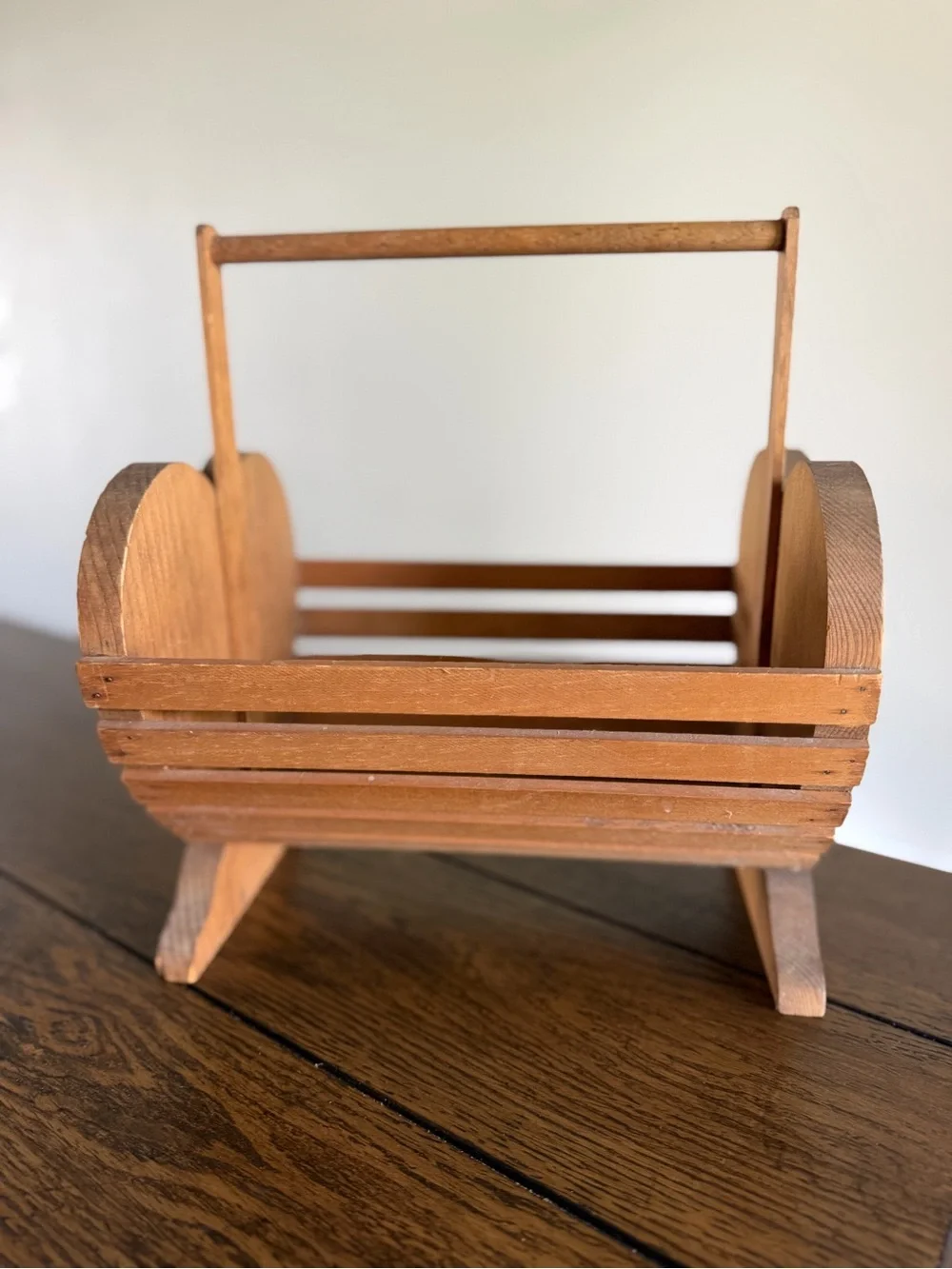 Vintage Wooden Heart Slat Basket Caddy Handle Blue Folk Art Stencil‎ Cottagecore